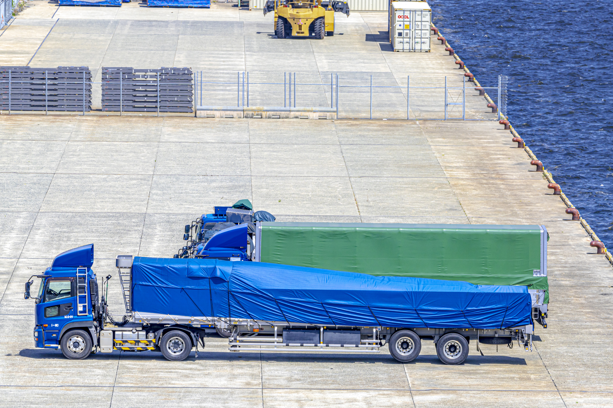 鉄鋼・船舶・自動車関連の貨物輸送ご活躍されている、約30台の車両を保有される運送会社様のイメージ図